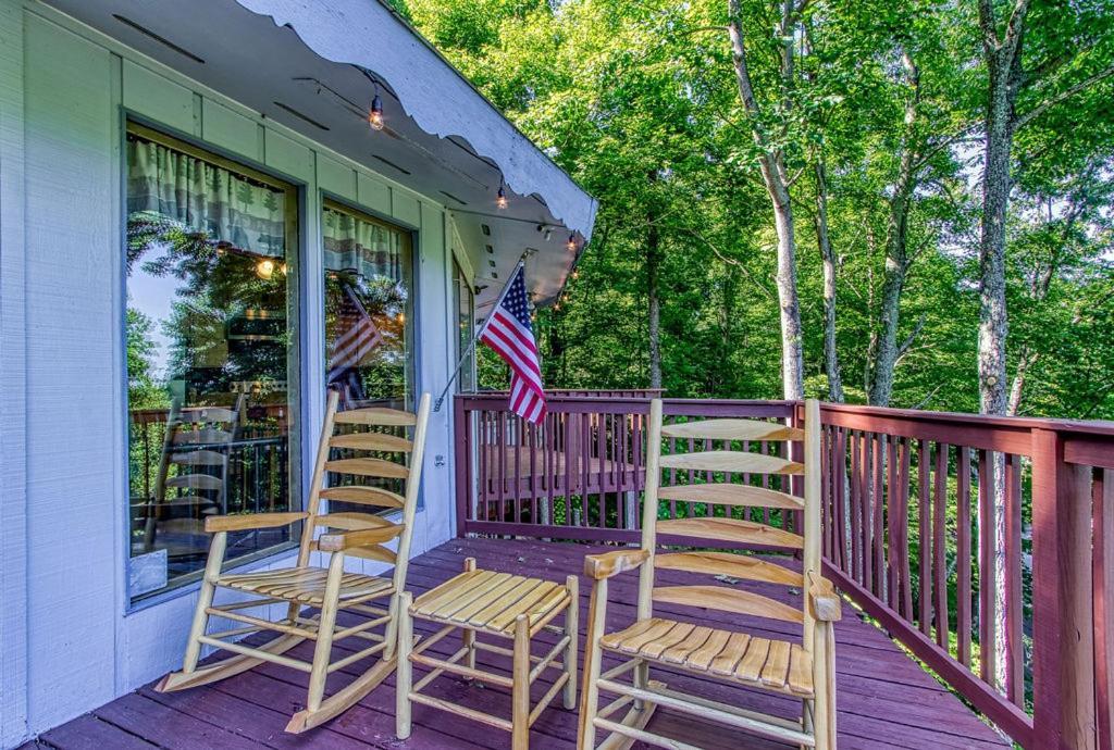 Three Bears Den, Hot Tub, Pool Table, Pool Access, 1089 Free Tickets Each Paid Day, Dollywood Inclu Villa Gatlinburg Exterior photo