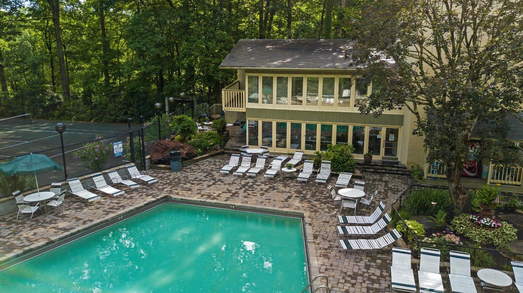 Three Bears Den, Hot Tub, Pool Table, Pool Access, 1089 Free Tickets Each Paid Day, Dollywood Inclu Villa Gatlinburg Room photo